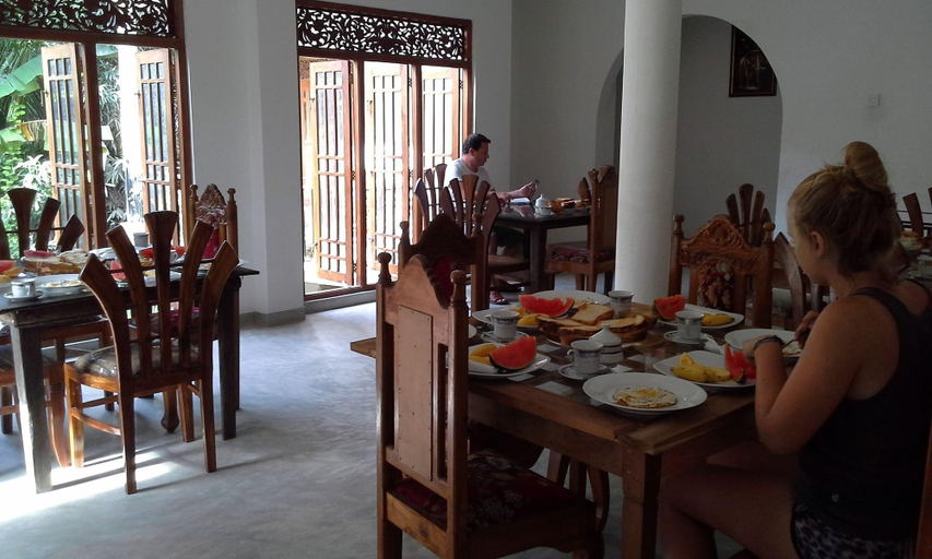 Food & Drinks, Srimali's Residence, Habaraduwa