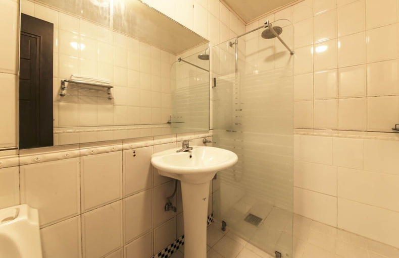 Bathroom 4, Garden Bay Hotel, Suncheon