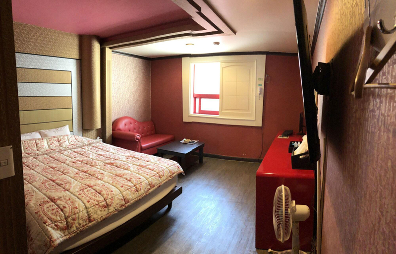 Bedroom 3, Busan Hadan Public, Saha