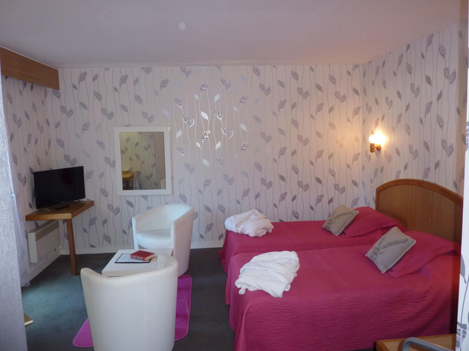 Bathroom 4, Hôtel La Renommée, Yonne
