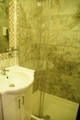 Bathroom 4, Cricklewood Lodge Hotel, London