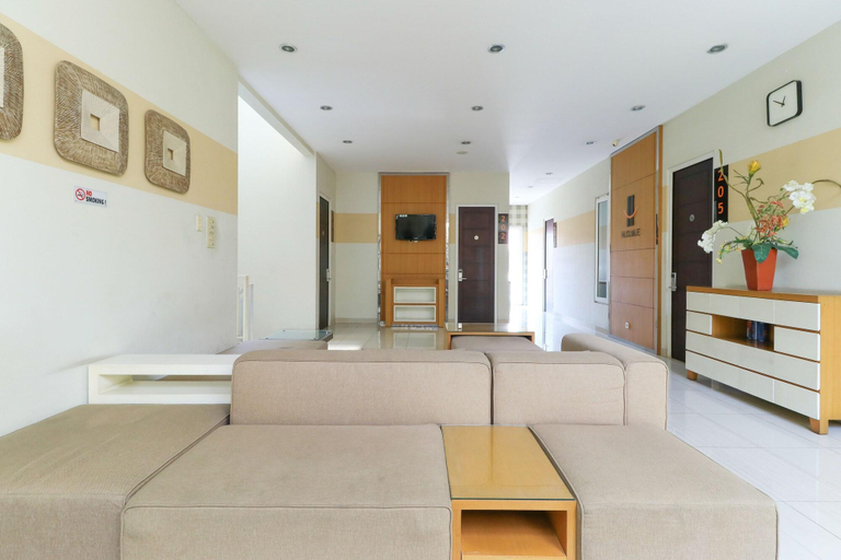 Public Area 4, HOME Guesthouse by ZUZU, Surabaya