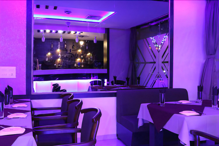 Food & Drinks 5, Hotel Reevanta, Daman