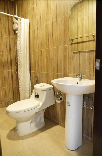 Bathroom, Breeze Hostel Pattaya, Pattaya