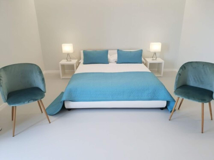 Bedroom 4, Younique, Napoli