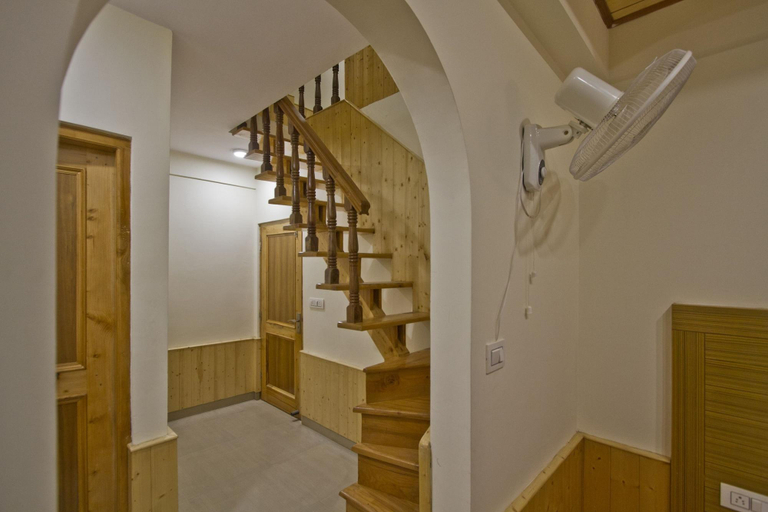 Public Area 2, Rockland Inn, Kullu