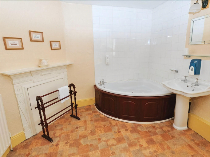 Bathroom 4, The Old Well Inn, Durham