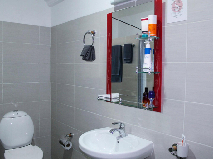 Bathroom 5, 5 Swiss Hotel, Nyarugenge