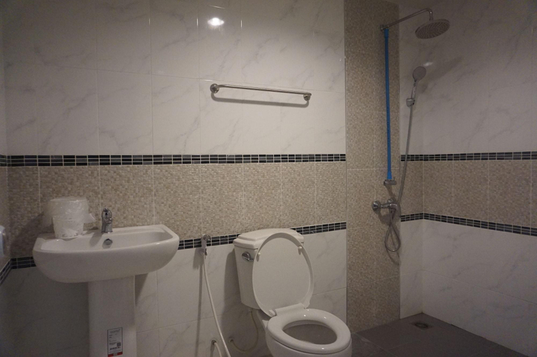 Bathroom 4, Ruenwalee Hotel, Hat Yai