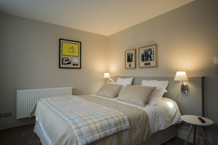 Bedroom 3, Hotel Le Grand Slam, Eure