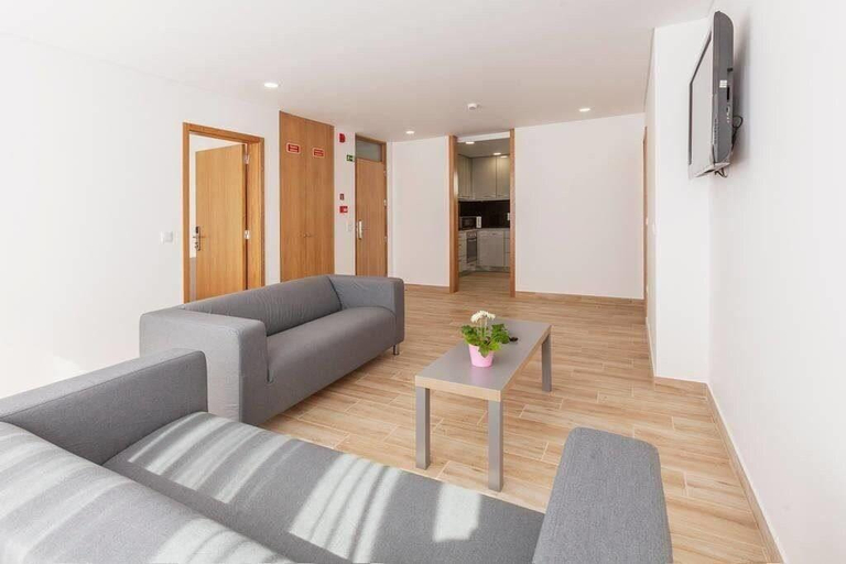 Public Area 3, Central Suites, São João da Madeira