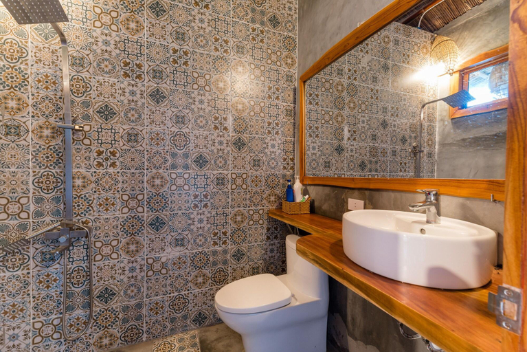 Bathroom 5, La Belle An Bang Seaside Hideaway, Da Nang