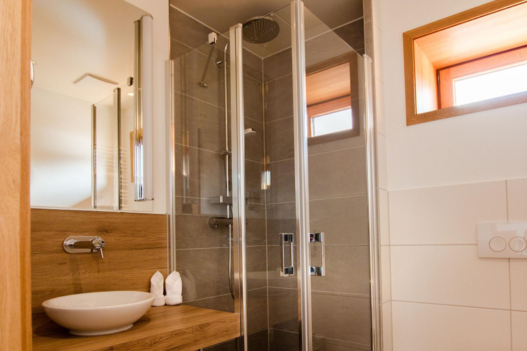 Bathroom 4, Hotel Tannenhaus, Vogtlandkreis