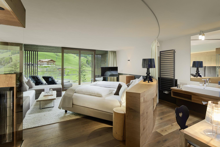 Bedroom 3, Amonti Wellnessresort, Bolzano