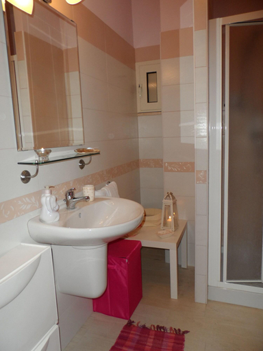 Bathroom 5, B&B Petali Rosa, Bari
