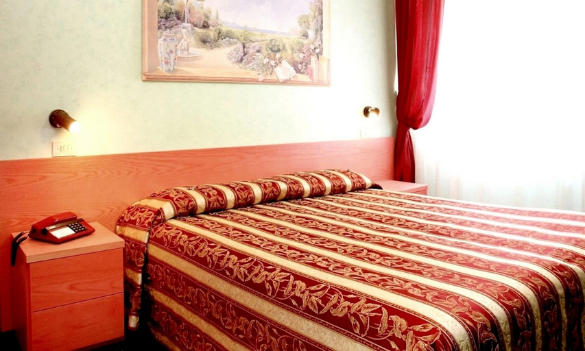 Bedroom 4, Hotel Benaco, Brescia