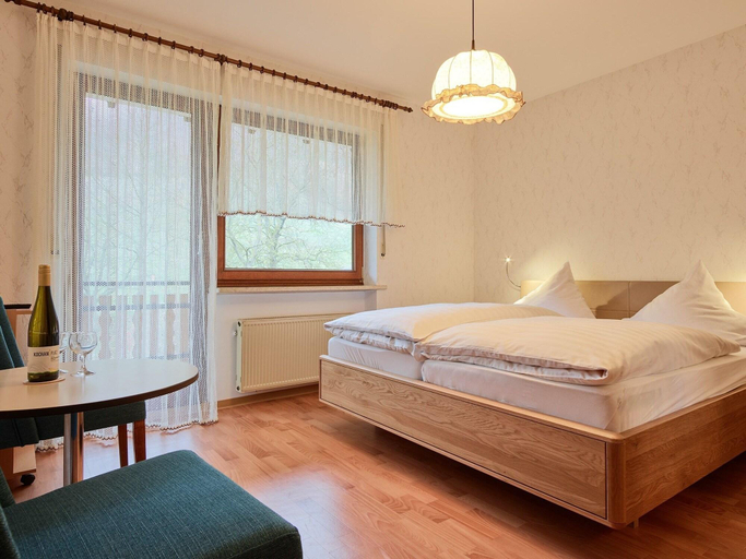 Bedroom 4, Weinhaus Pension zur Mühle, Bernkastel-Wittlich