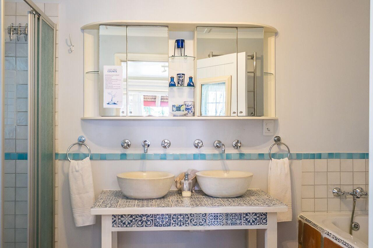 Bathroom 5, Inn-Style Guest House, City of Cape Town