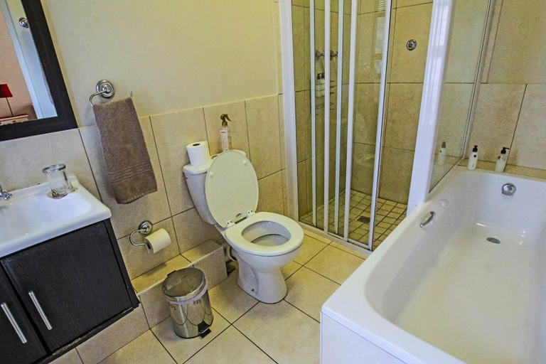 Bathroom 4, A and A Guesthouse, Nelson Mandela Bay