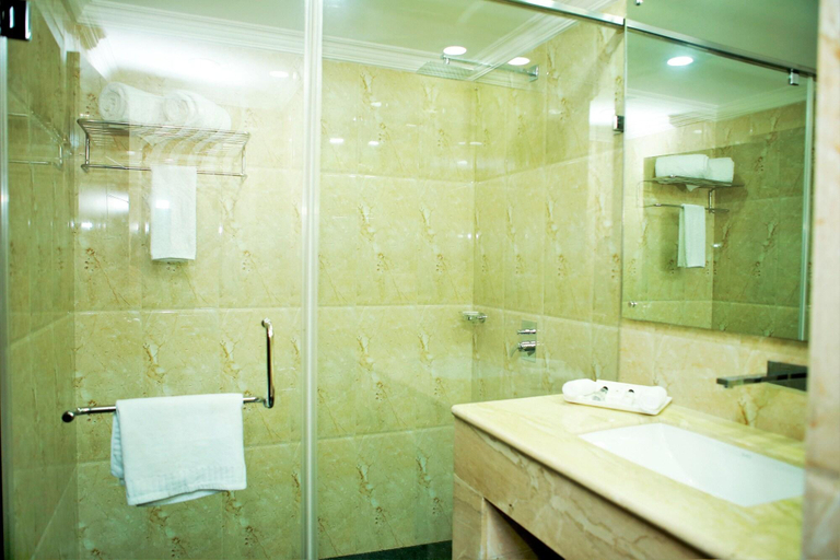 Bathroom, Seashore Residency, Thrissur