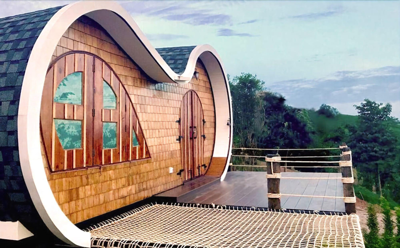 Exterior & Views 14