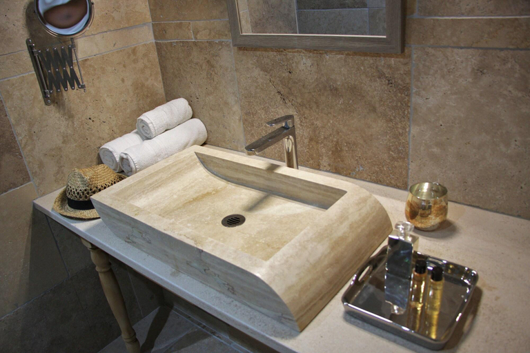 Bathroom 5, Hôtel du Couvent, Ardèche