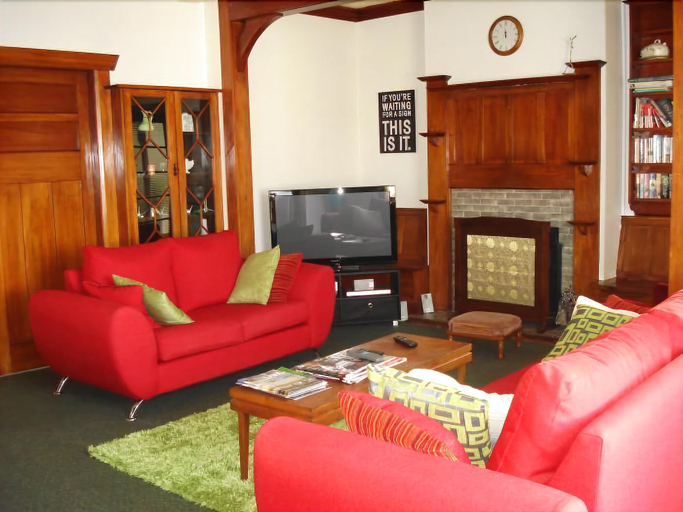 Public Area 3, Ducks & Drakes Boutique Motel & Backpackers, New Plymouth