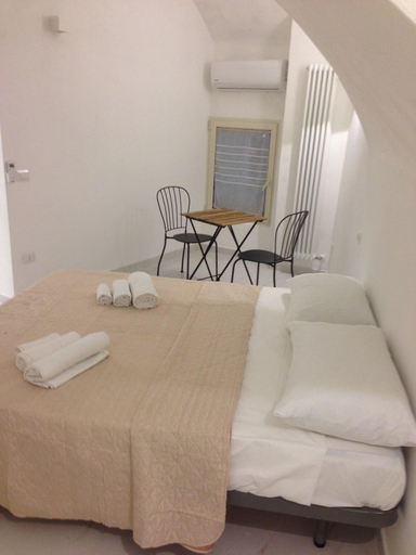 Bedroom 4, Domuschiara, Napoli