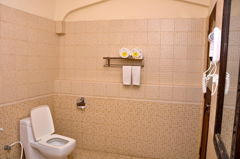Bathroom 5, Forodhani Park Hotel, Mjini