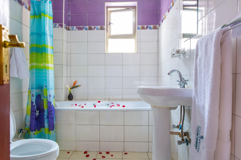 Bathroom 4, Convent International Hotel, Dagoretti North