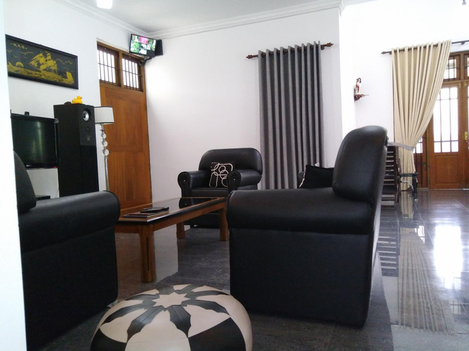 Public Area 2, West Dene, Negombo