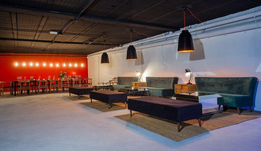 Public Area 3, La Casita De La Planta, Valladolid
