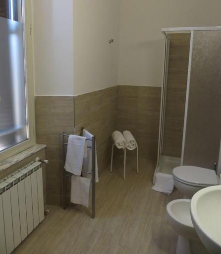 Bathroom, 5 Rooms, Roma