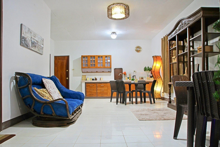 Public Area 3, Prim Travellers Inn, Coron