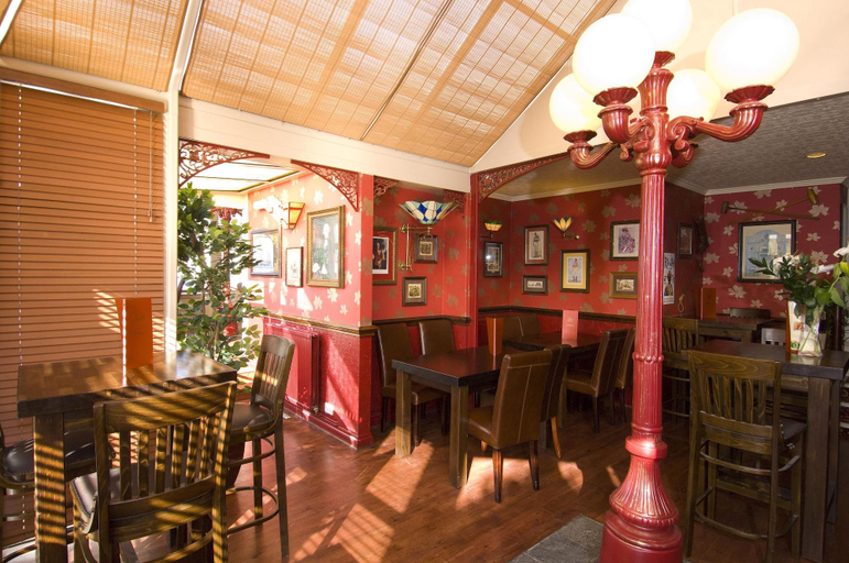 Public Area 2, The Railway Hotel Worthing, West Sussex