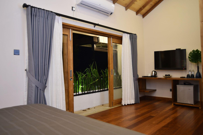 Bedroom 3, Aryana Hotel, N. Palatha East