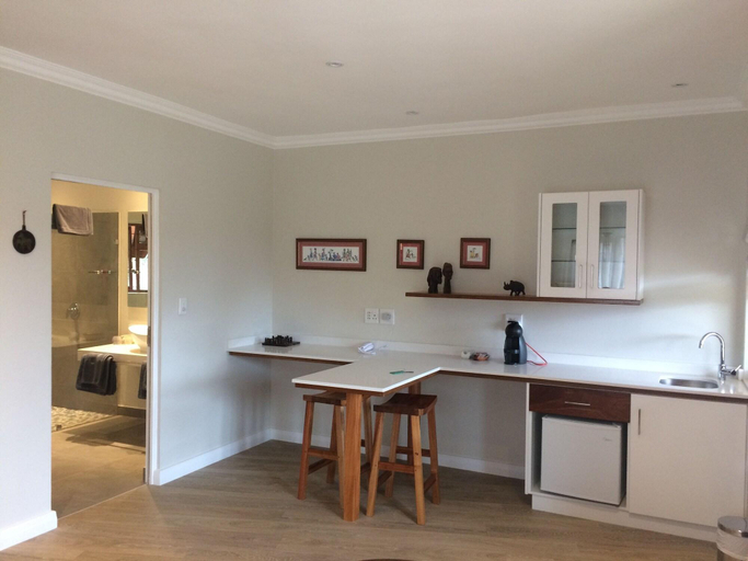 Public Area 5, Fish Eagle Lodge, Eden
