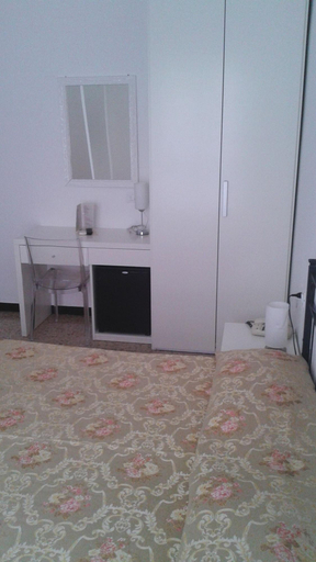 Bathroom 4, Hotel Aida, Savona