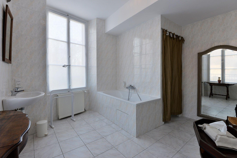 Bathroom 4, Château de la Bûcherie, Val-d'Oise