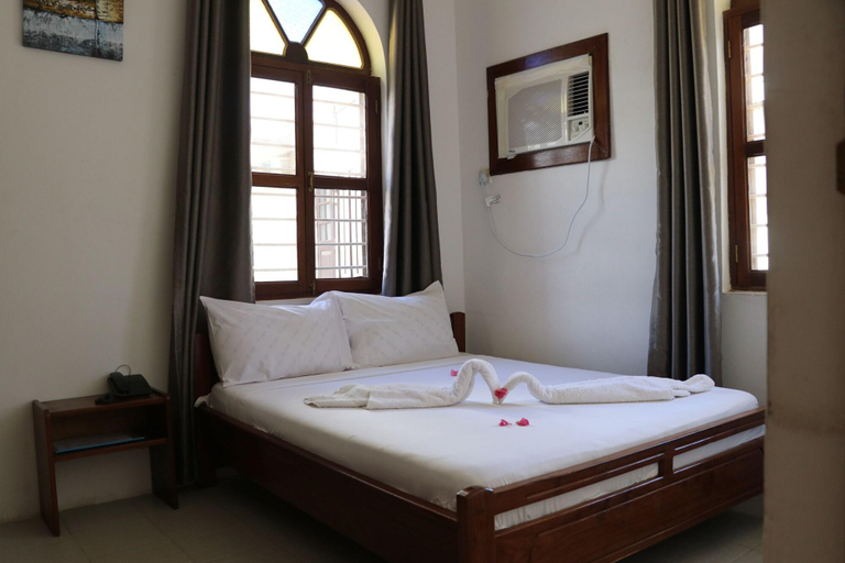 Bedroom 4, Shangani Hotel, Mjini