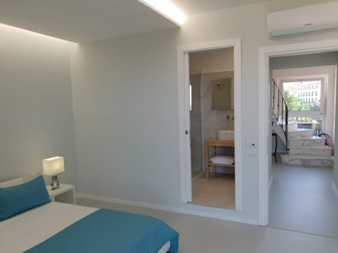 Bedroom 2, Younique, Napoli