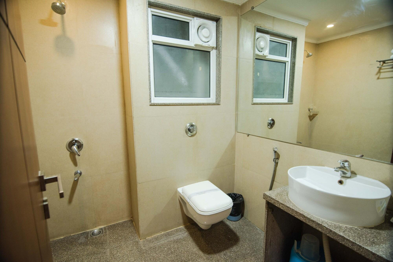 Bathroom 4, L N Hotels and Resorts, Bhopal