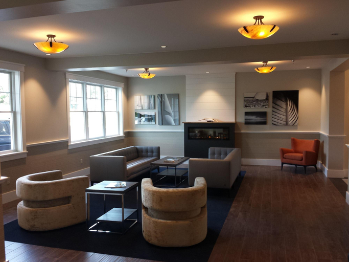 Public Area 2, Belfast Harbor Inn, Waldo