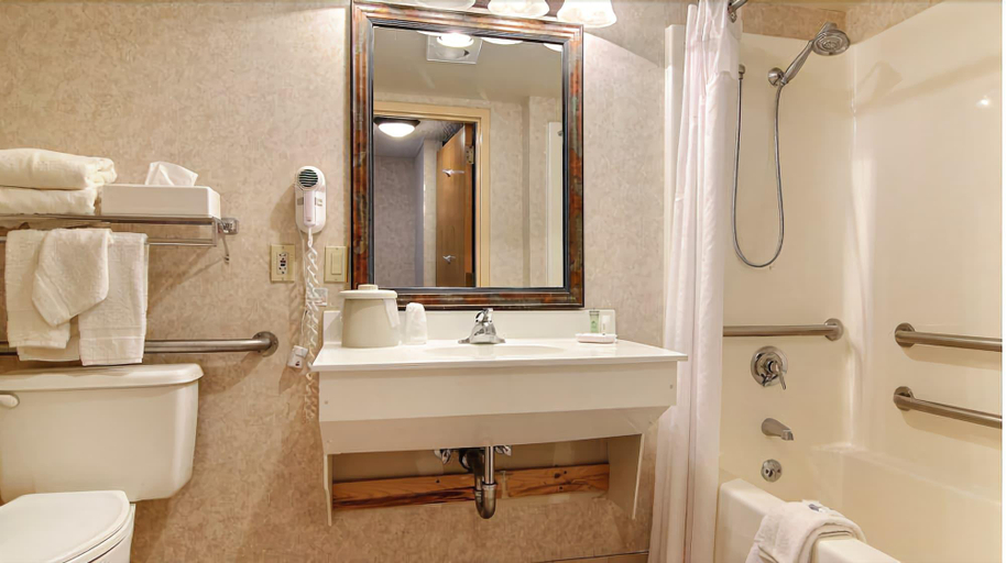 Bathroom 4, Ruidoso Mountain Inn, Lincoln