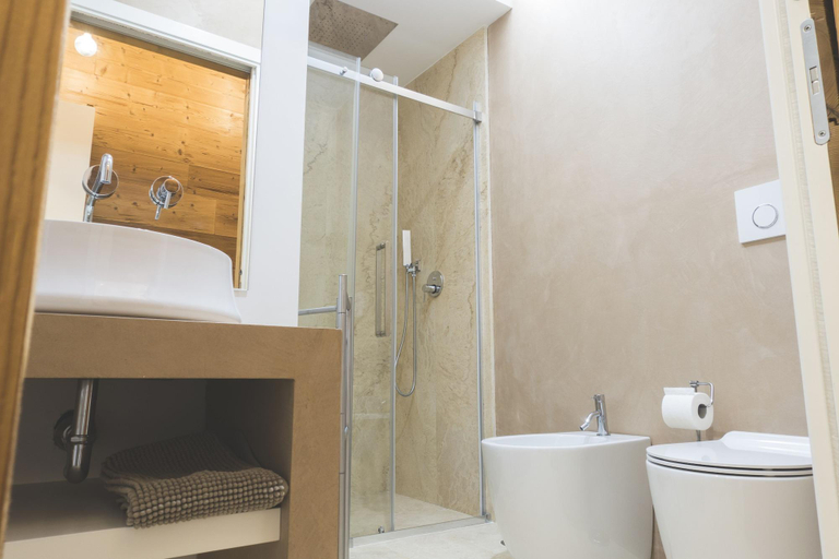 Bathroom 4, Bio & B Italyke, Viterbo