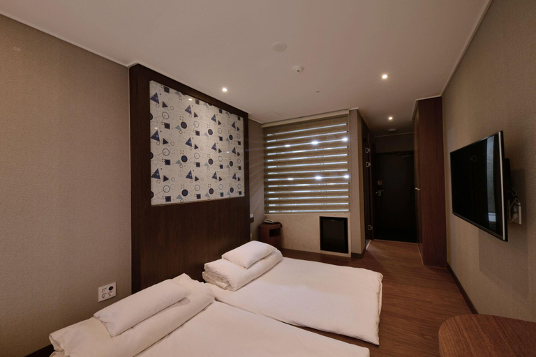 Bedroom 3, Naju Centum Hotel, Naju
