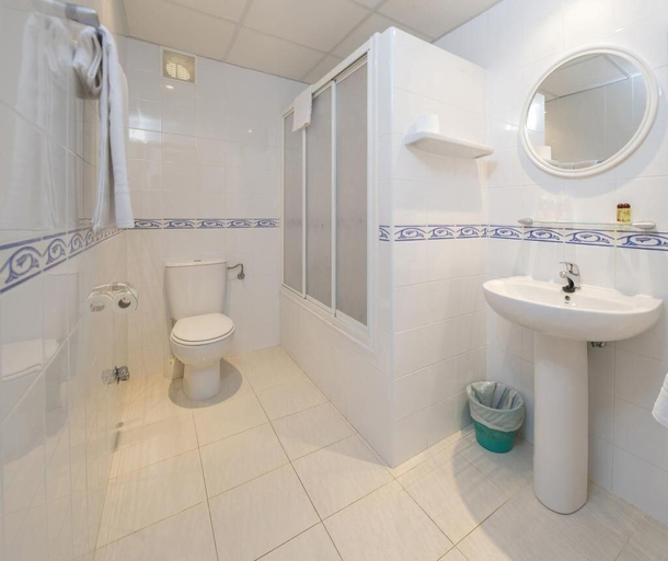 Bathroom 5, Hostal Mallorca, Baleares