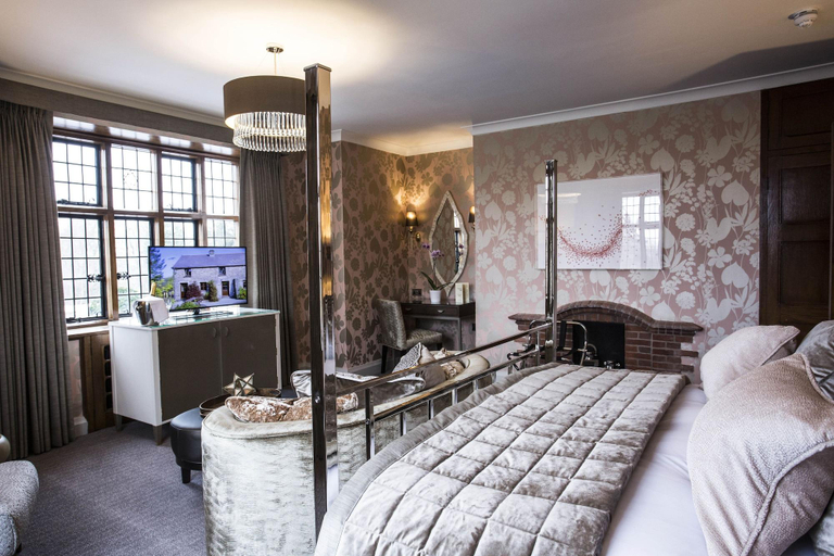Bedroom 3, Hogarths Stone Manor, Worcestershire