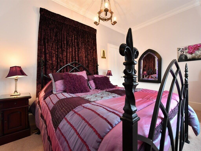 Bedroom 2, Heritage Bed & Breakfast, Wiltshire