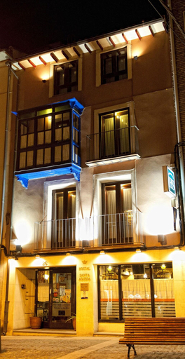 Exterior & Views 2, Hostal Santa Agueda, Zaragoza
